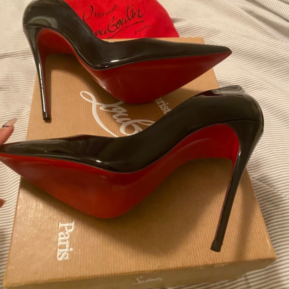 Christian Louboutin - Picture 3 of 4